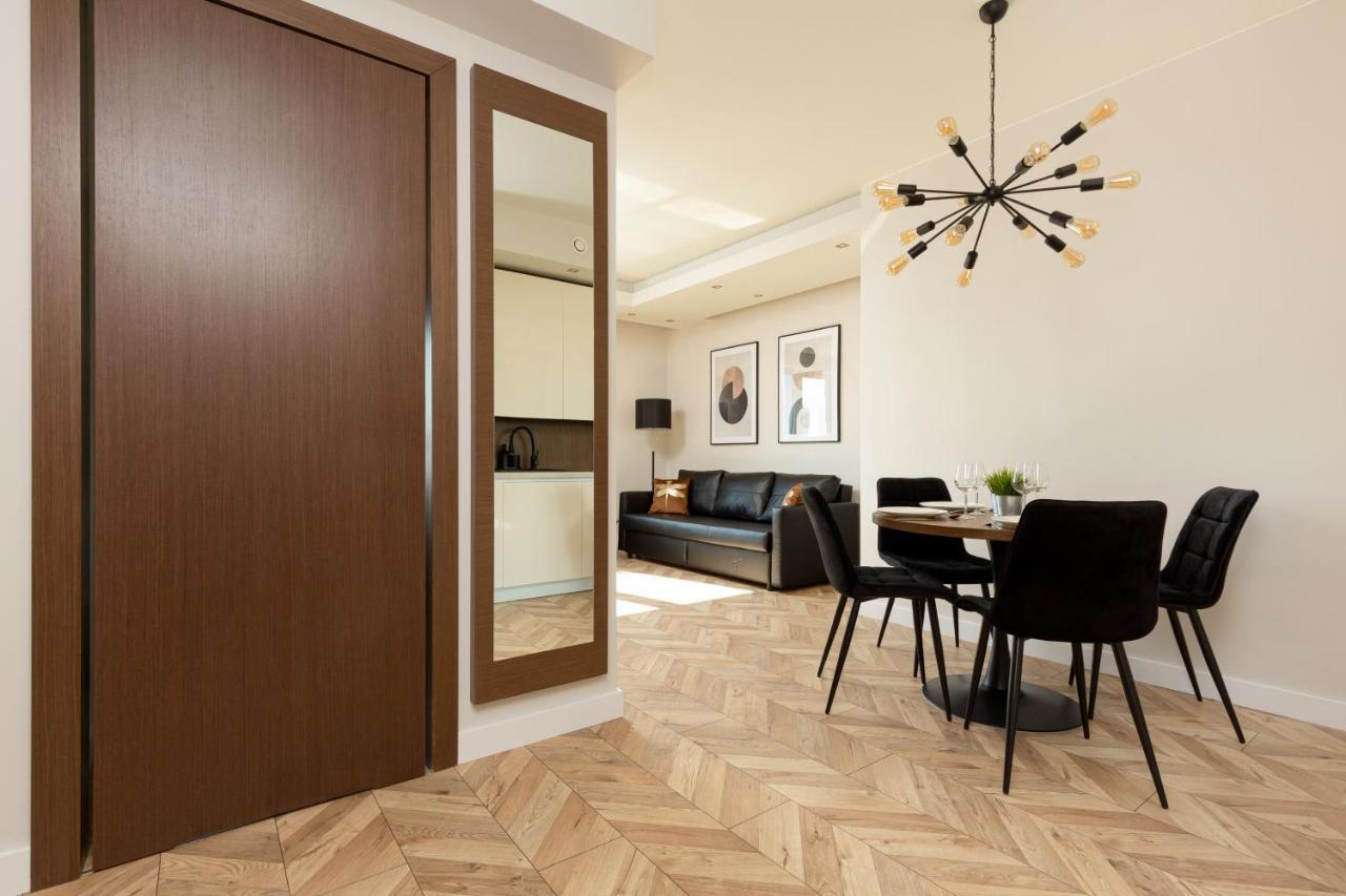 Platinum Towers Apartment With Parking By Renters Prestige Warszawa Exteriör bild