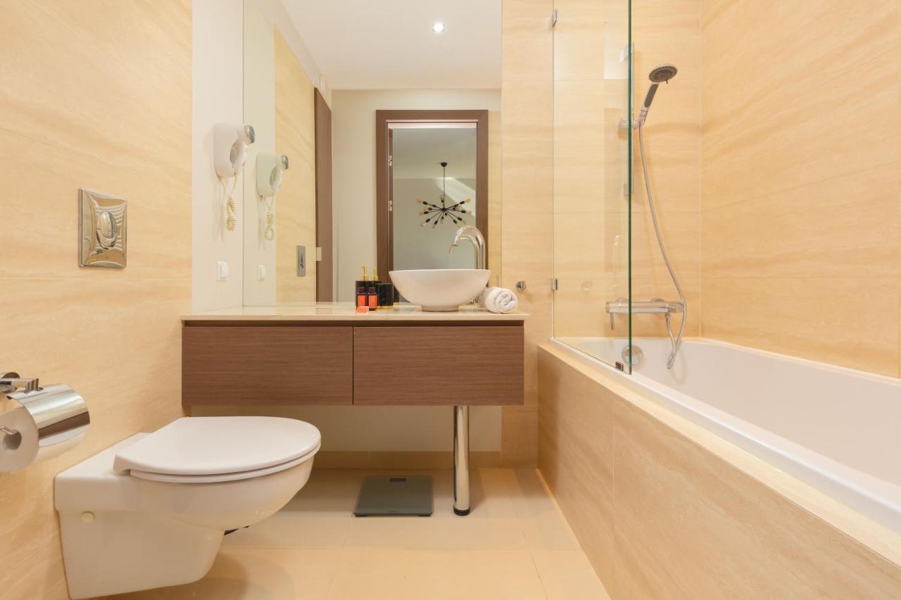 Platinum Towers Apartment With Parking By Renters Prestige Warszawa Exteriör bild