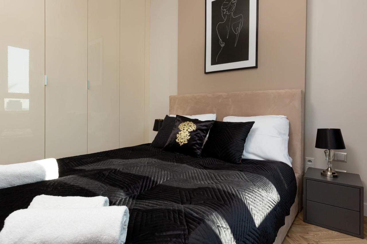 Platinum Towers Apartment With Parking By Renters Prestige Warszawa Exteriör bild